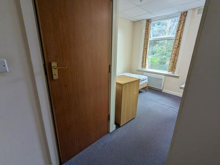 1 bedroom bedsit to rent - Photo 2