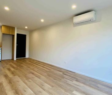 Contemporary Living At Its Best - Photo 1