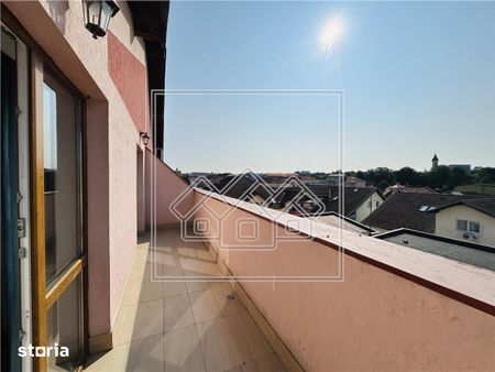 Ap pe 2 niveluri, 75 mp utili + 2 balcoane, mobilat modern - Fotografie 5