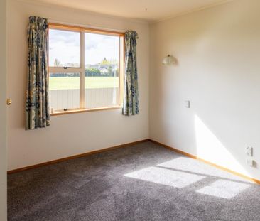 Tidy 3 bedroom home in Winton! - Photo 2