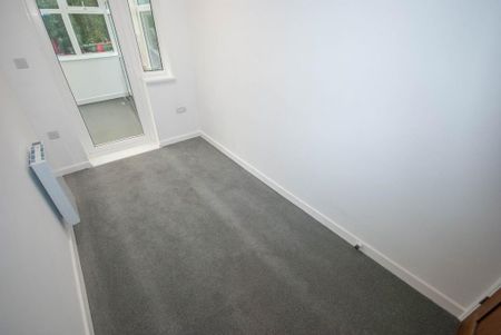 2 bedroom maisonette to rent - Photo 3