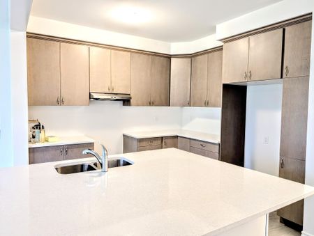 For Lease - 352 Madelaine Drive, Barrie, Ontario - Photo 3