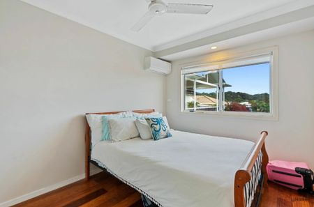 MODERN FULLY FURNISHED 3 BEDROOM TOWNHOUSE - Photo 2