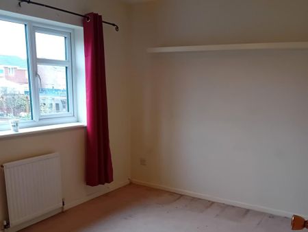 2 bedroom end of terrace house to rent - Photo 2