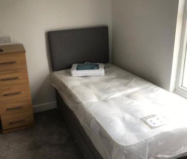 1 bedroom in a house share to rent - Photo 5