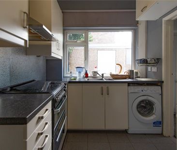 Downend Road, - Photo 2