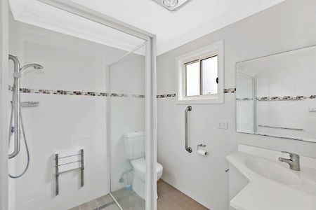 23 Donald Ave, Kanwal NSW 2259 - House For Rent | Domain - Photo 5