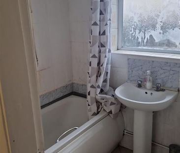 2 Beds - Terraced House - - Photo 6