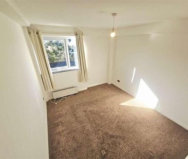 St Clements Court East, Leigh On Sea, Leigh On Sea, SS9 - Photo 3