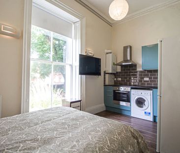 Apt 8, Clarendon House - Photo 1