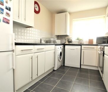 Dunmowe Way, Fulbourn, Cambridge £1,400 pcm ⓘ The monthly or weekly... - Photo 5