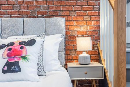 1 bedroom serviced apartment to rent - Photo 3