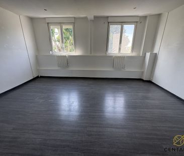 Location Appartement 4 pièces 82m² LILLE 59000 - Photo 5