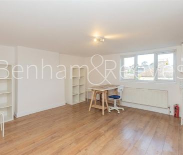 4 bedroom property to rent - Photo 2