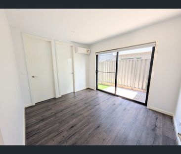 5/69 Danwview Crescent, Roxburgh Park, Vic 3064 - Photo 6