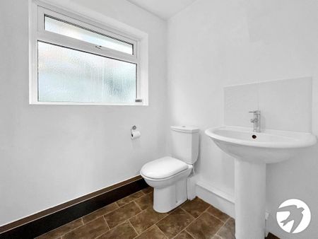 3 bedroom end of terrace house to rent - Photo 2