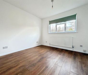 Pinewood Close, Borehamwood, Hertfordshire, WD6 5NU - Photo 4