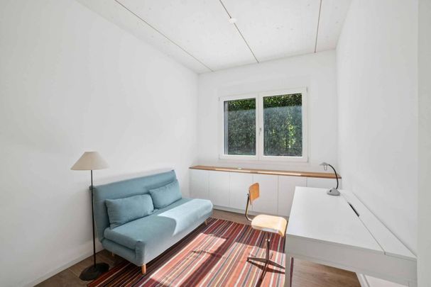 Detached house with direct access to the water - Photo 1