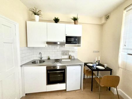 Blythe Road, Shepherds Bush, W14 - Photo 4