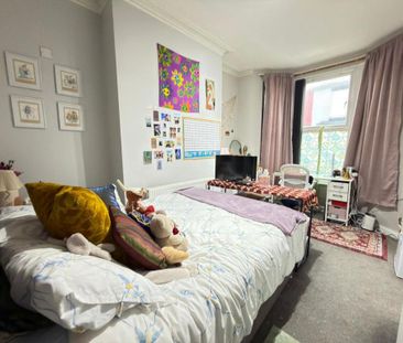 3 bedroom terraced house to rent - Photo 5