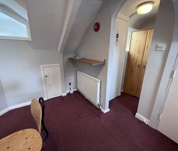 Heworth Green, Heworth - P2198 - Photo 3