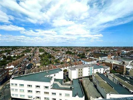 St Clements Court East, Leigh On Sea, Leigh On Sea, SS9 - Photo 5