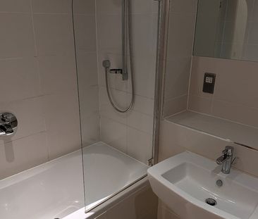 2 Bed Flat, The Exchange, CR0 - Photo 2