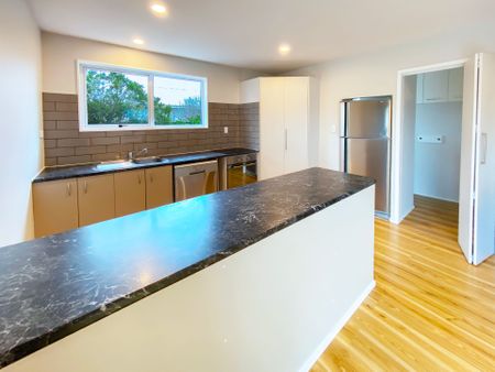 Modern, Easy-Care Living - Photo 2
