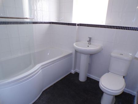 2 bedroom apartment to rent - Photo 3