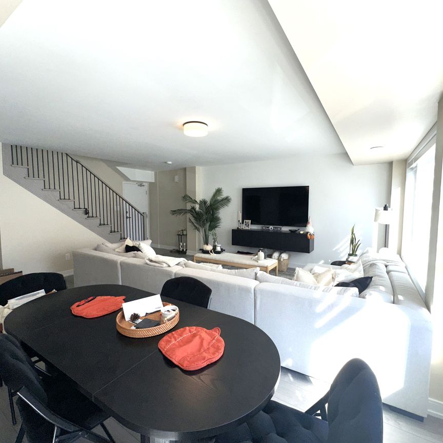 For Lease - 31 Appletree Lane, Barrie, Ontario - Photo 1