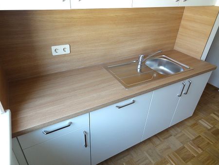 Gemütliche Mietwohnung mit neuer Einbauküche, Terrasse und Lift, in der Nähe vom Bahnhof Feldbach …! - Photo 3