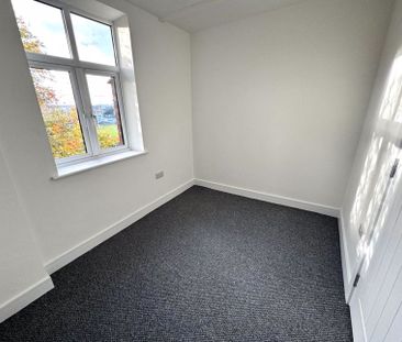 Chave Court Close, Hereford - Photo 2