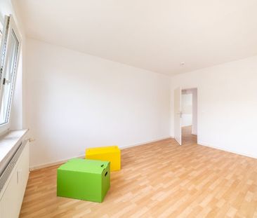 Tolle 3 Zimmer-Wohnung in Halle, Küche & Bad mit Fenster - Photo 2