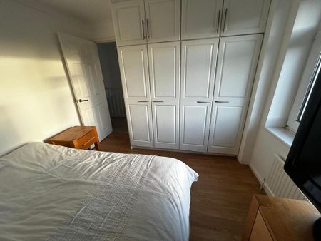 3 bedroom semi-detached house to rent - Photo 4