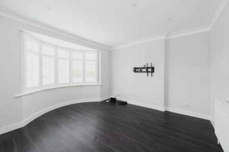 Fairfield Way, Epsom - Photo 3