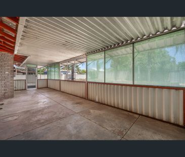 8 Poseidon Way, Parkwood, WA 6147 - Photo 1