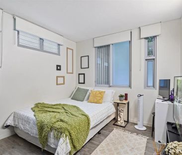 “Large 2 bedroom furnished apartment” - Photo 6