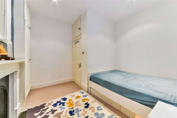 An immaculately presented two bedroom garden flat. - Photo 1