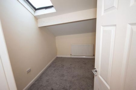 East Parade, Sowerby Bridge, HX6 2BH - Photo 5