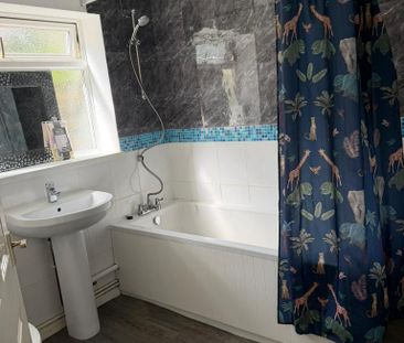 3 bedroom detached house to rent - Photo 5