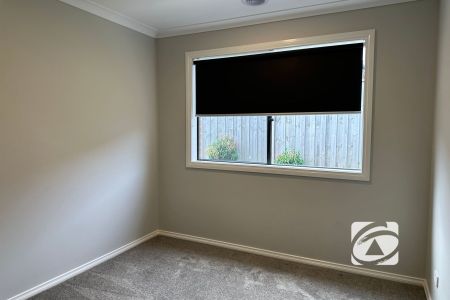 FAMILY HOME WITH MODERN FEATURES – IDEAL LOCATION - Photo 2