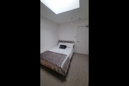 1 Bed Flat, Grosvenor Rd, BS2 - Photo 4