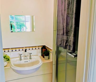 Classic Bedroom - Photo 6