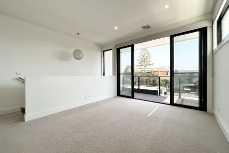 5B Karrakatta Street, Black Rock. - Photo 3