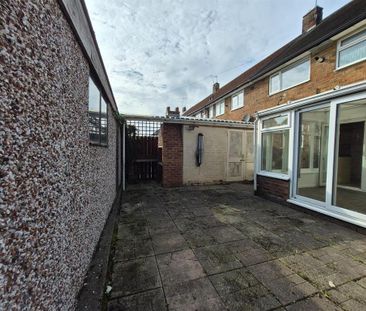 3 bedroom end of terrace house to rent - Photo 2