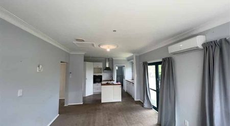 Convenience on Mabel - Photo 4