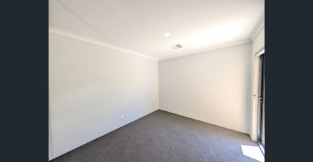 BRAND NEW - Spacious Home! - Photo 2