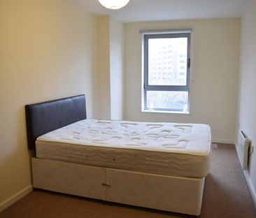 2 bedroom Flat To Let - Photo 4