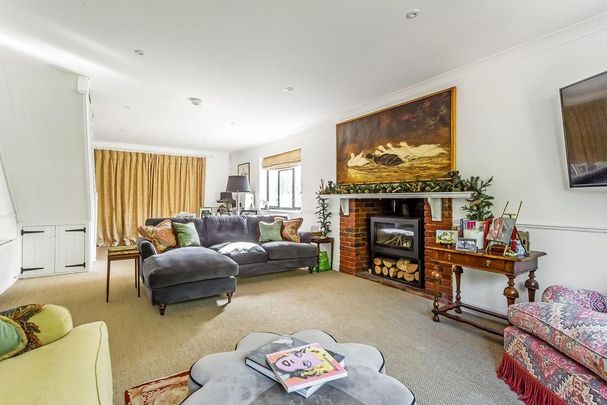 5 bedroom detached house to rent - Photo 1