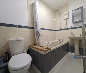 2 bedroom penthouse to rent - Photo 5